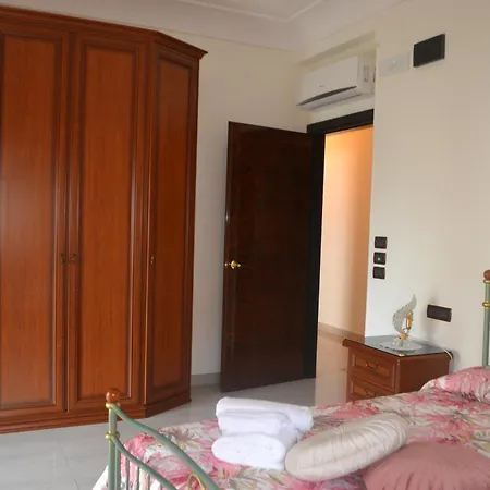 And Center Apartment